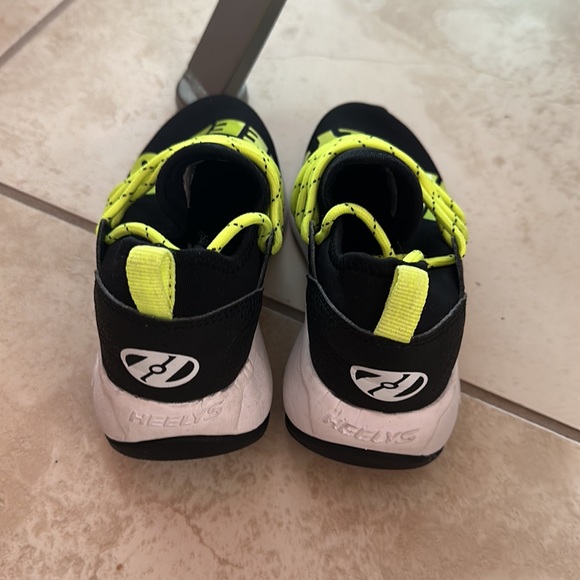Boys HEELYS …..Size 13…..$70 - Picture 2 of 5